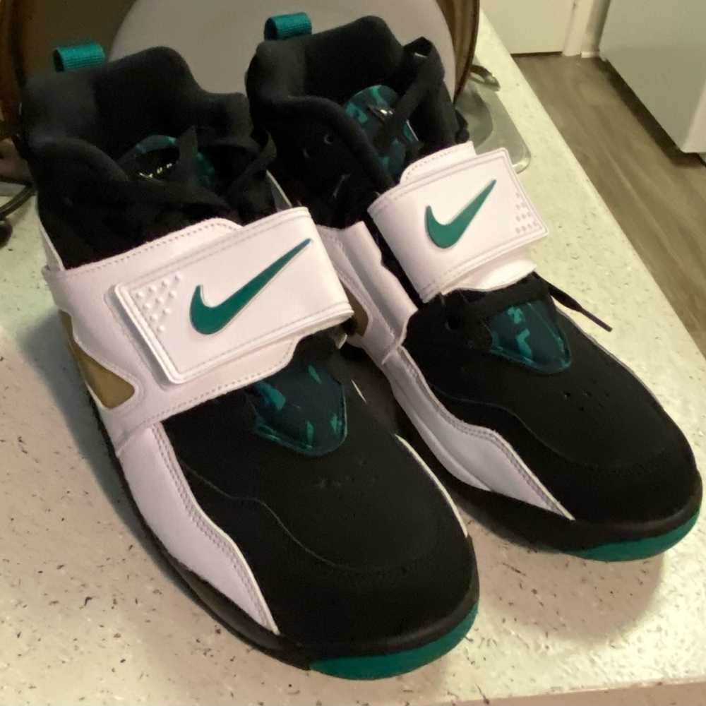 Men's Nike Air Diamond Turf 93 Black/Mystic Green-White  Men’s Size 11